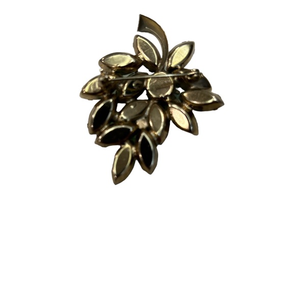 Vintage Green Flower Brooch - Picture 2 of 2